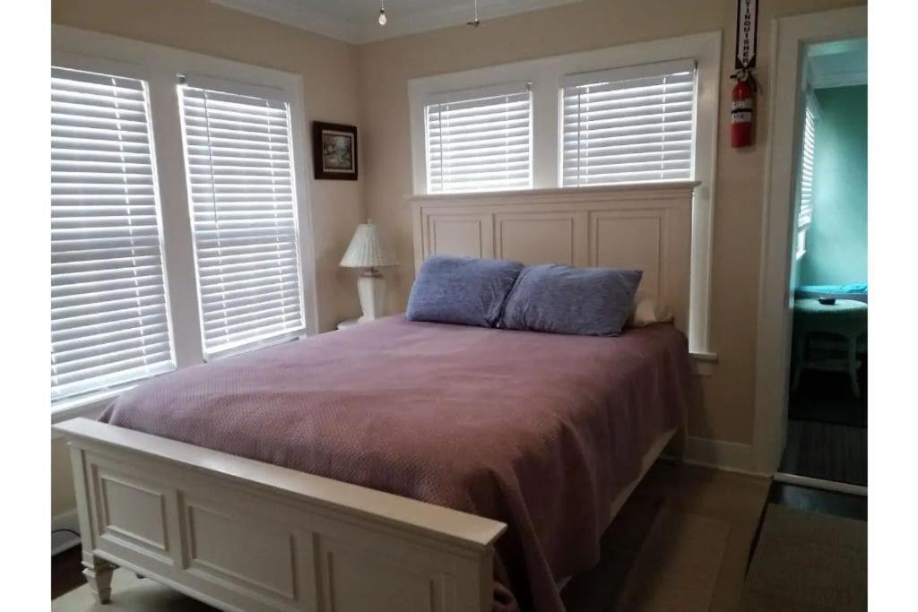 1 Mile To Fort Sill! The Carolebelle Cottage Sleeps 8 With Hottub,Grills,Firepit Lawton Exterior foto